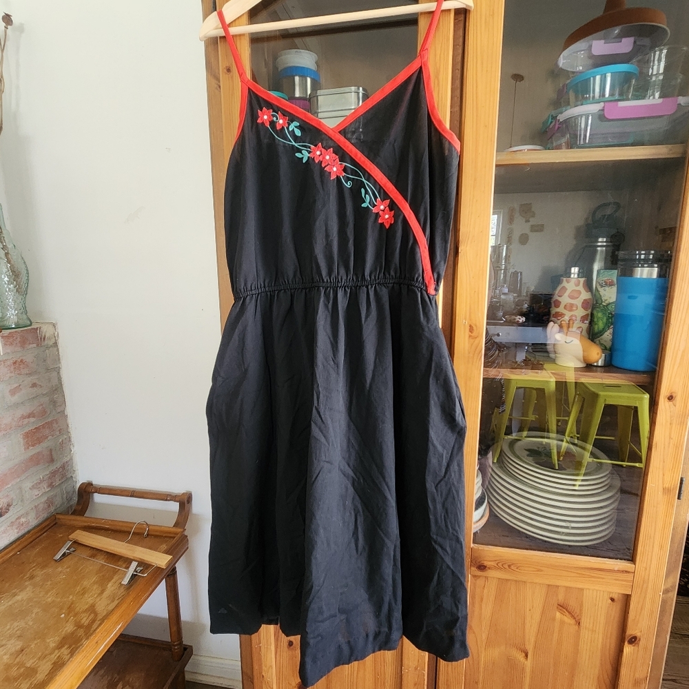 Vintage Embroidered Dress with Pockets